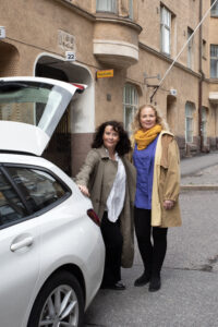 Näyttelijät Ella Pyhältö ja Miia Nuutila Kuva Marika Finne