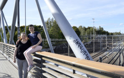 Läheinen sisarussuhde on auttanut meitä