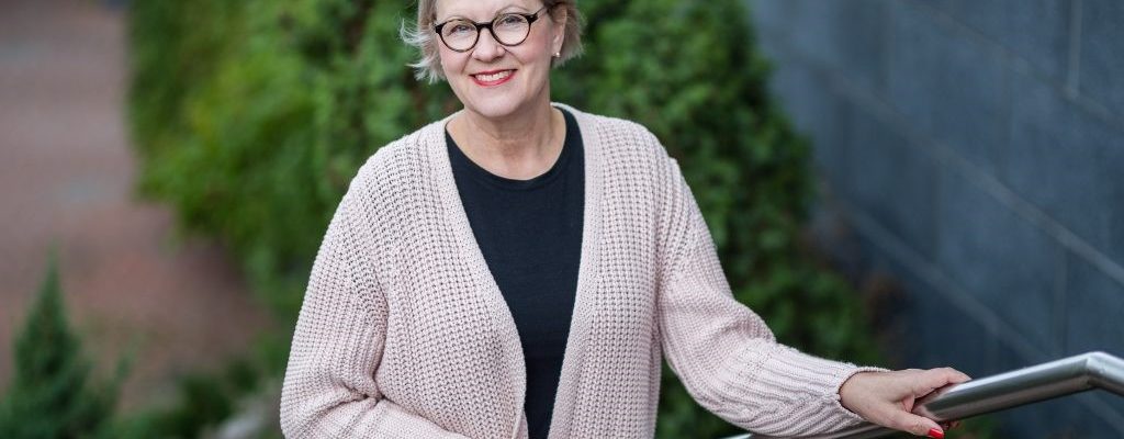Jaana Savolainen on FinFamin uusi vapaaehtoistoiminnan asiantuntija