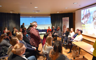 Lapsiomaisten ja nuorten hoivaajien näkymättömyys puhutti FinFamin Lapsi- ja nuorisofoorumissa