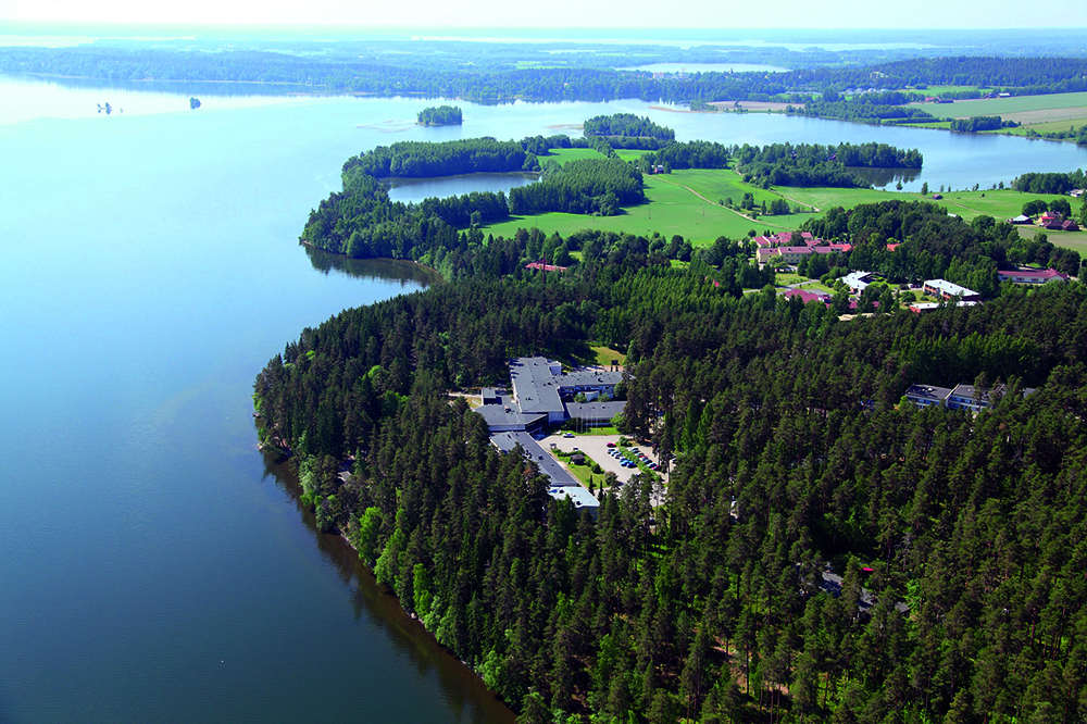 Tuetulta lomalta vertaistukea ja voimavaroja arkeen